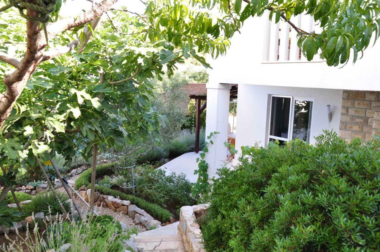 Villa Delfin Sutivan Esterno foto